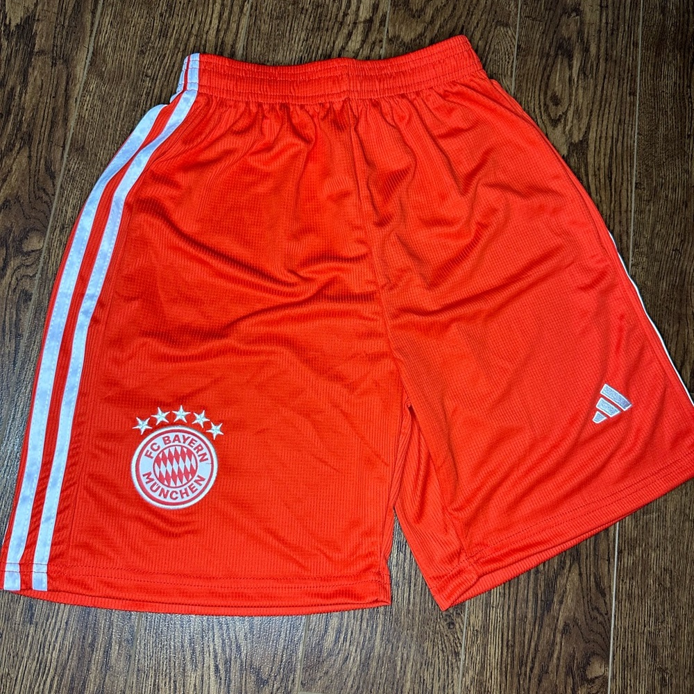 Bayern Munich soccer Jersey Perfect for gift, BRAND NEW size M - Picture 5 of 10